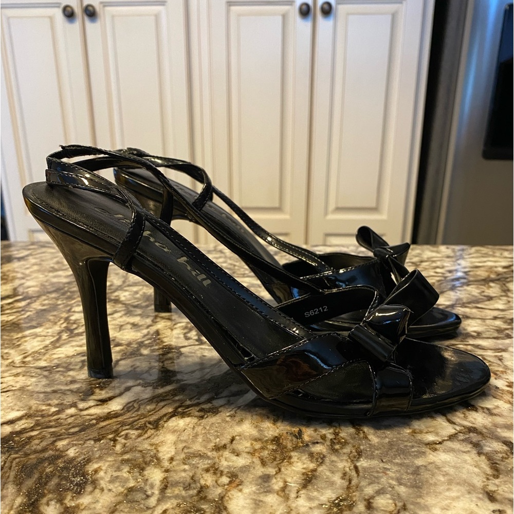 Alisha Hill Women’s High Heel Shoes. Color black. Size 9